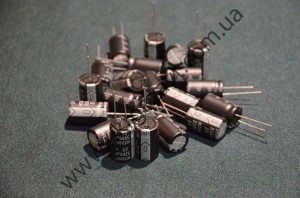 Электролитический конденсатор 25V3300пкф